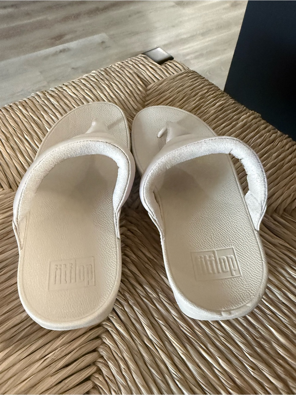 FitFlop Cream Padded Toe. Never Worn! - Picture 4 of 5